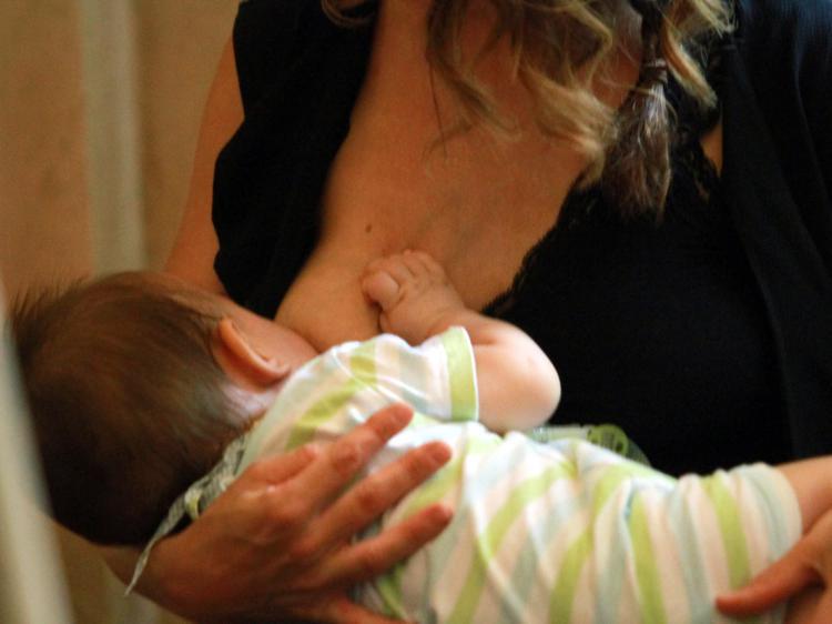 Covid, se mamma positiva latte materno come vaccino per beb