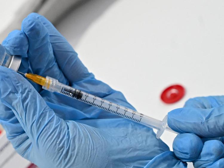 Report Gimbe, 'ancora in calo prime dosi vaccino, -23% in 7 giorni'