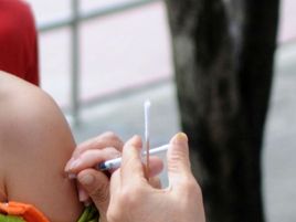 Vaccini, ministero Salute scrive a Comune Roma su monovalenti