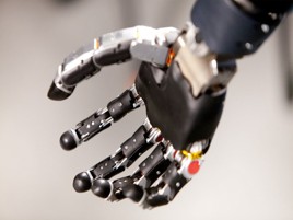 Usa, 2 'braccia robot' controllate con il pensiero