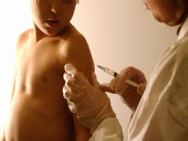 Dubbi e paure sui vaccini, per una settimana i pediatri rispondono ai genitori